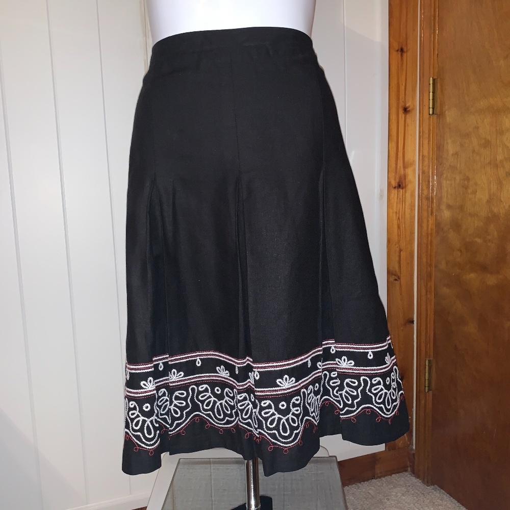 Ann Taylor Loft Black, Embroidered, Pleated Skirt